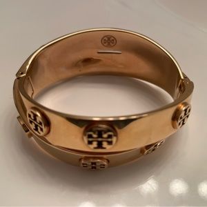 100% AUTHENTIC TORY BURCH LOGO ROSE TONE METAL WRAP EFFECT BRACELET